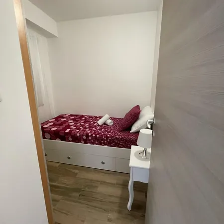 Nerezinka Apartman *