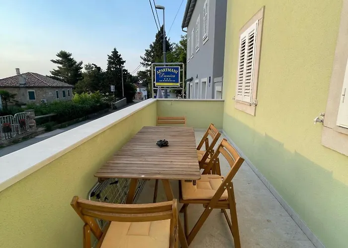 Apartment Nerezinka *